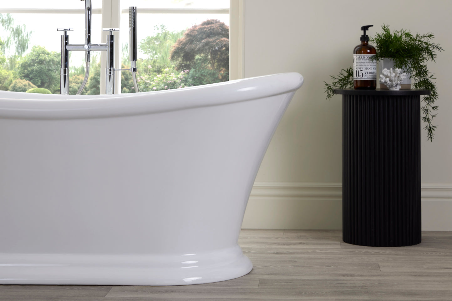 Roll Top Bath Company Mae Freestanding Bath – Traditional Acrylic Spa-Inspired Bathtub