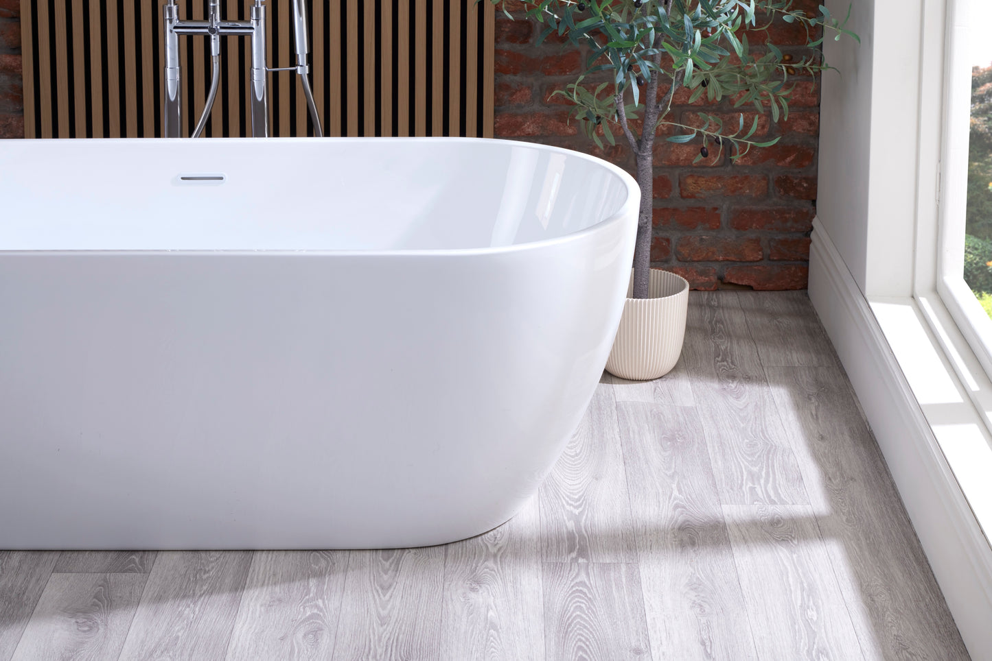 Roll Top Bath Company Elizabeth Freestanding Bath – Contemporary Acrylic Centrepiece Bathtub