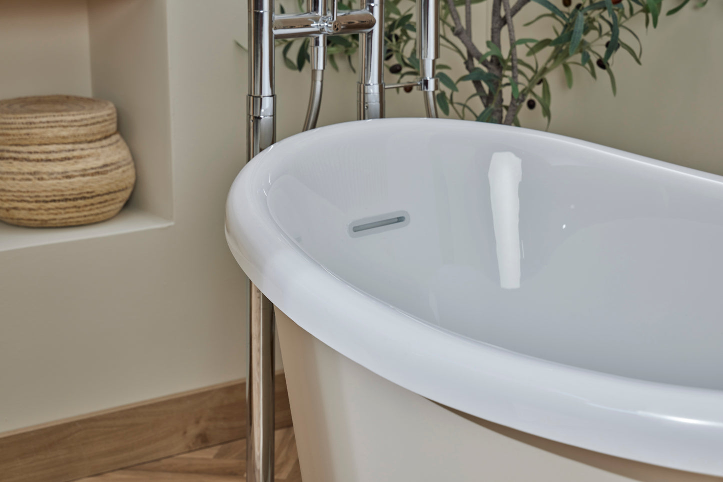 Roll Top Bath Company Jean Freestanding Bath – Compact Acrylic Roll Top Bathtub