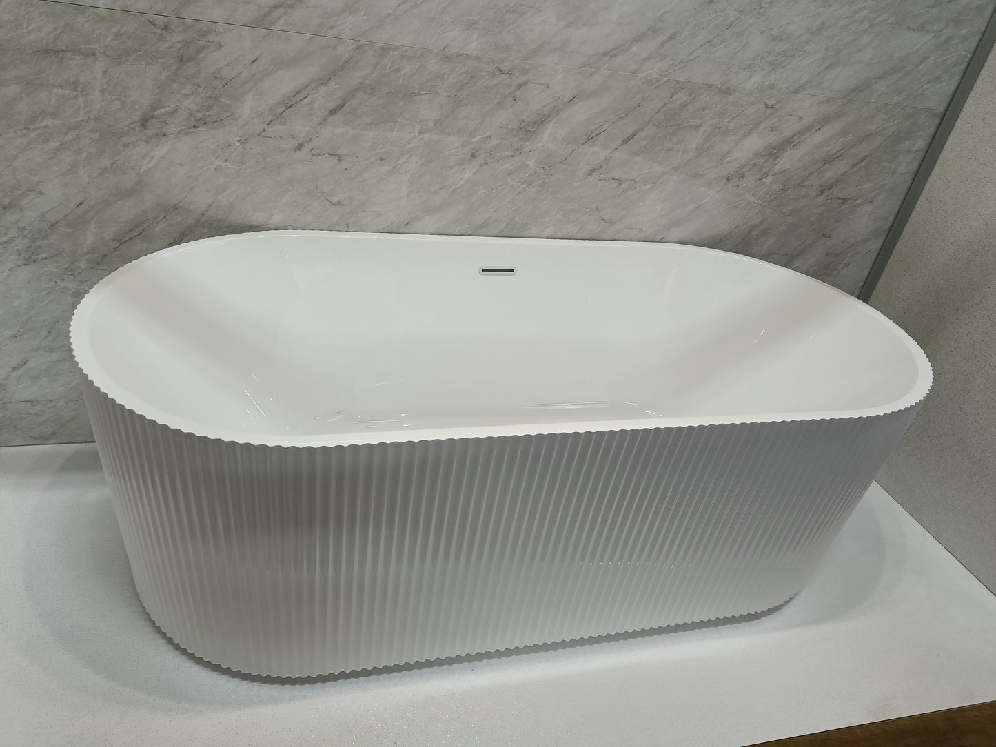 Roll Top Bath Company Ginger Freestanding Bath – Rippled Acrylic Art Deco Inspired Bathtub