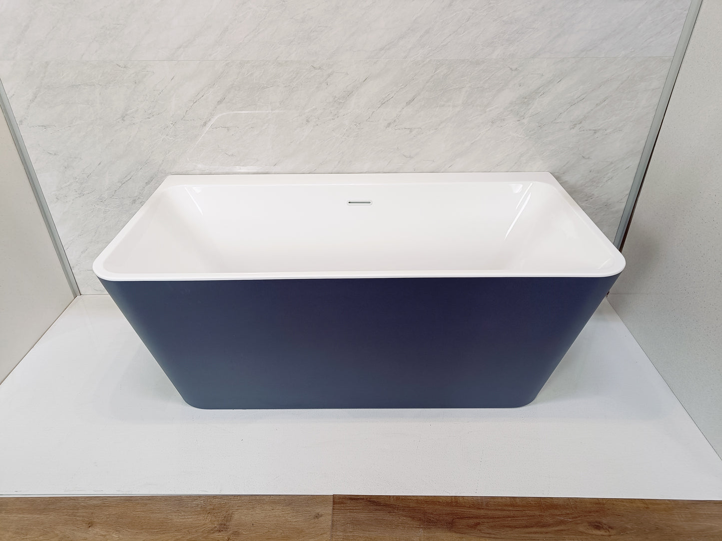 Roll Top Bath Company Julie Freestanding Bath – Compact Back-to-Wall Acrylic Bathtub