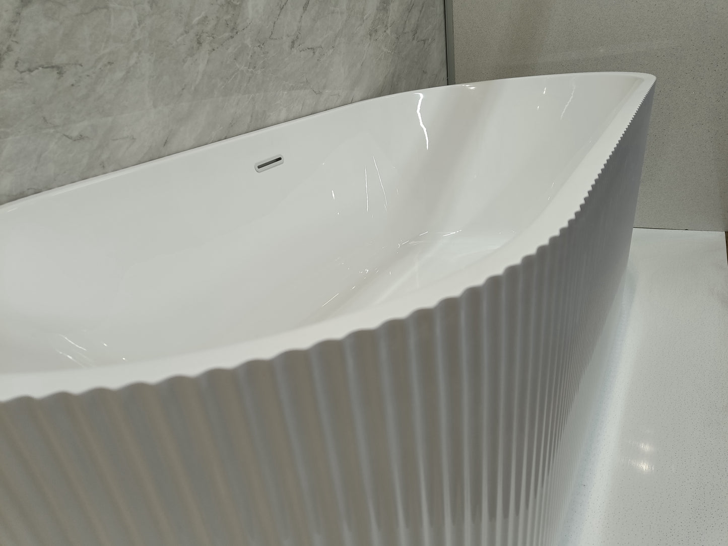 Roll Top Bath Company Ginger Freestanding Bath – Rippled Acrylic Art Deco Inspired Bathtub